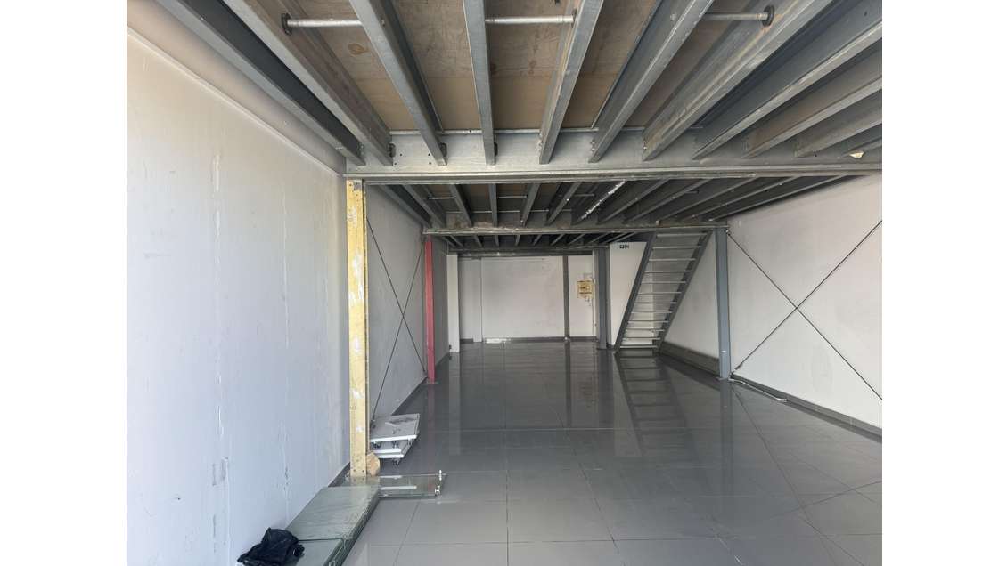 A louer local commercial 70m² à Baie-Mahault Jarry