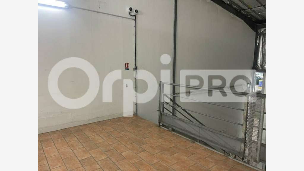 Local commercial 270m² à louer à Baie-Mahault