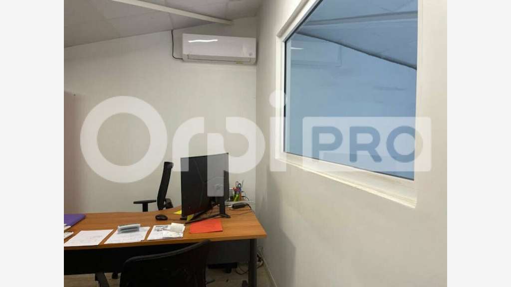Bureau 179m² à louer à Baie-Mahault