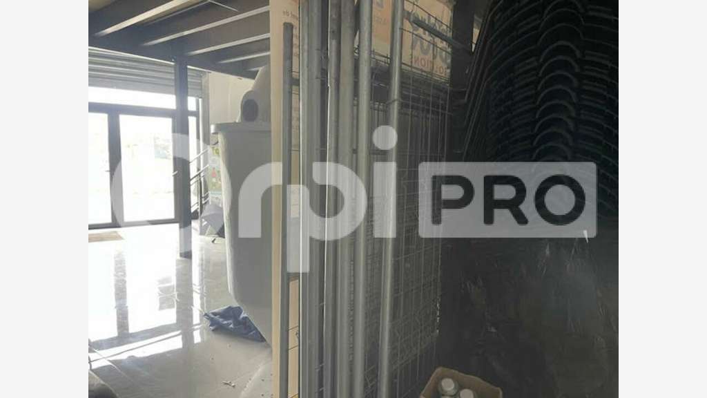 Bureau 179m² à louer à Baie-Mahault