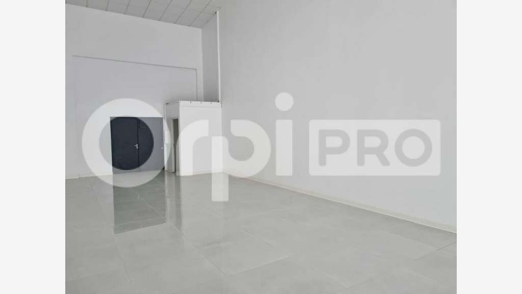 Local commercial 112m² à louer à Baie-Mahault