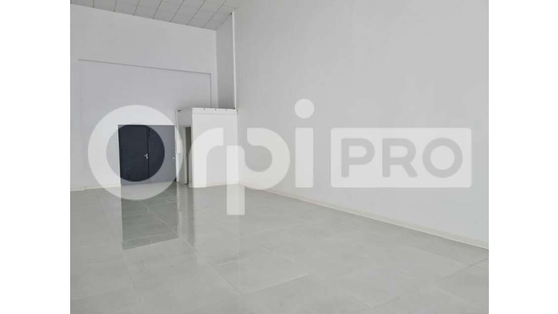 Local commercial 112m² à louer à Baie-Mahault