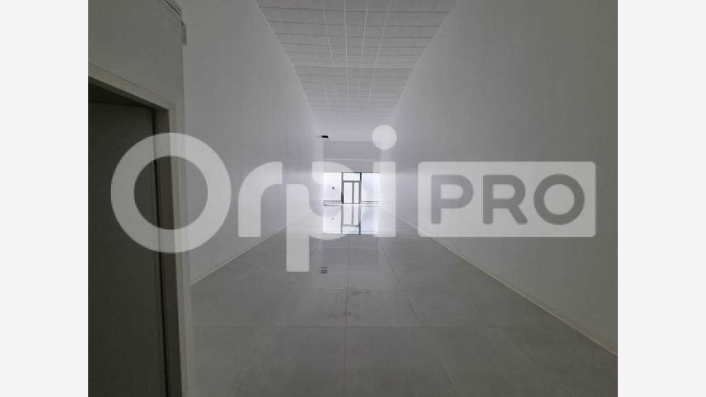 Local commercial 112m² à louer à Baie-Mahault