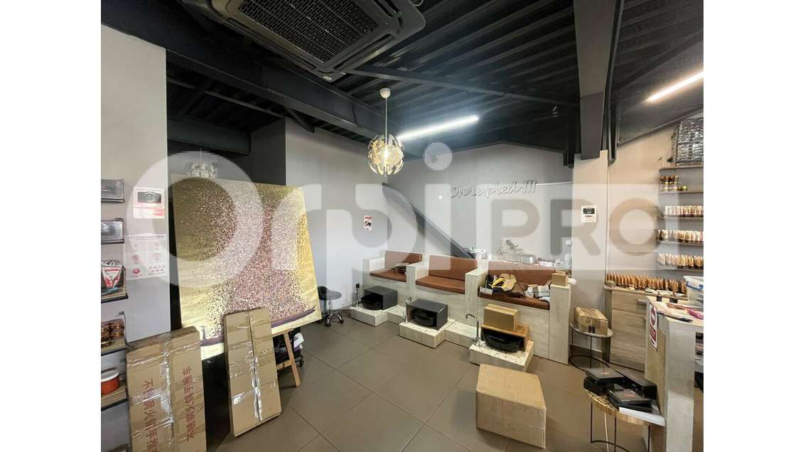 Local commercial 124m² à louer à Baie-Mahault