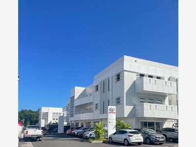 A louer local commercial agencé de 200m² à Jarry