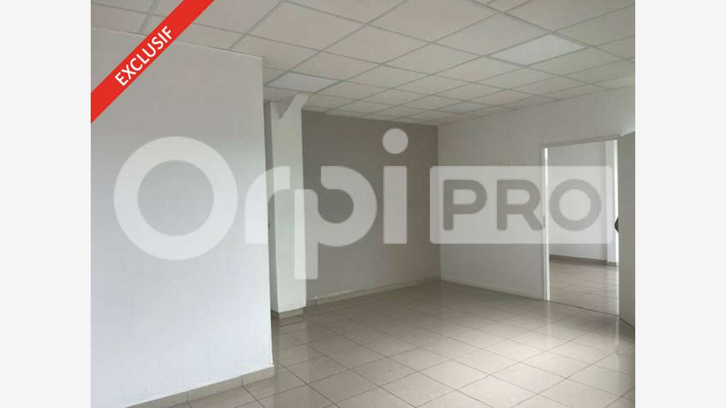 Local commercial de 52m² à louer à Baie Mahault