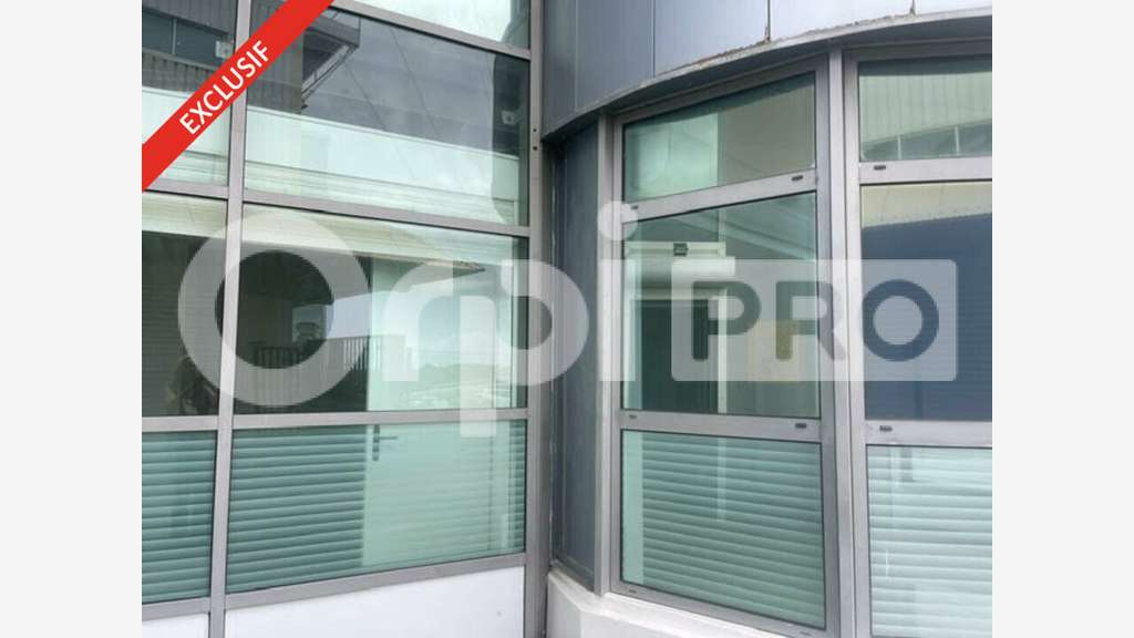 Local commercial de 52m² à louer à Baie Mahault
