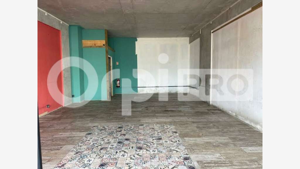 Local 52m² RDC à louer à Baie-Mahault