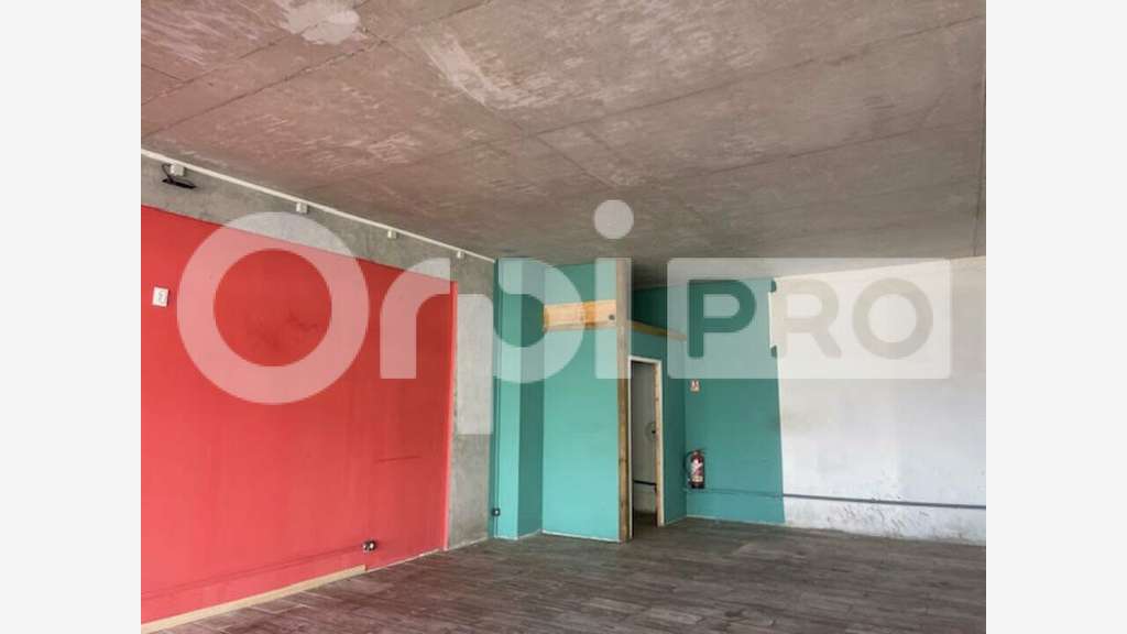 Local 52m² RDC à louer à Baie-Mahault