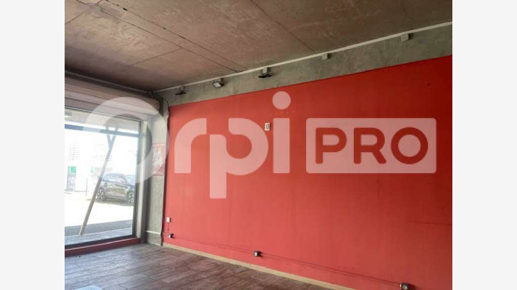 Local 52m² RDC à louer à Baie-Mahault