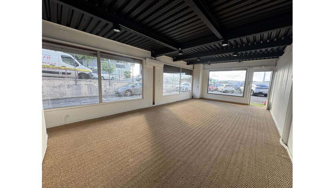 Divers commerces proximité à Baie-mahault