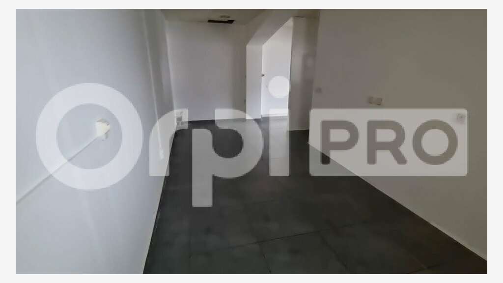 A louer local commercial de 92m² à Baie-Mahault