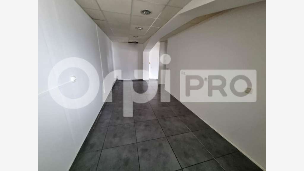 A louer local commercial de 92m² à Baie-Mahault