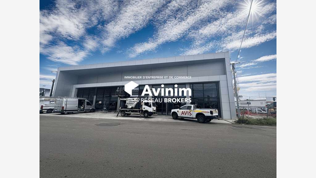 Location bâtiment refait de 172m² à Baie Mahault