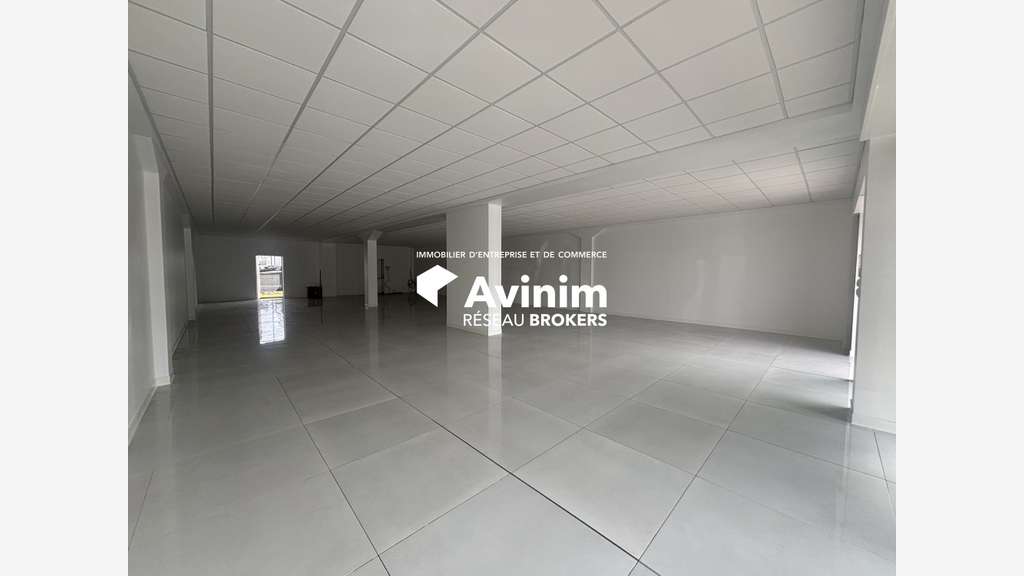 Location local 200m² RDC Jarry secteur La Palette