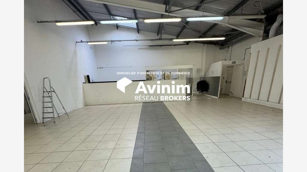 Local commercial exceptionnel 700m² à Jarry