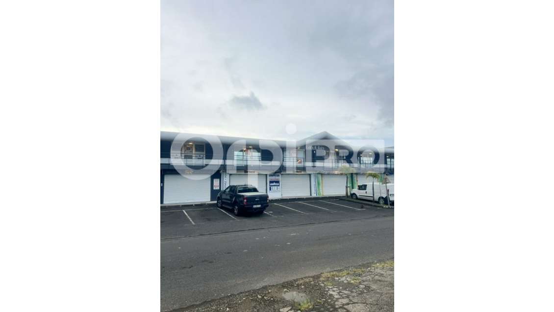 A louer local de 67m² en R+1 à Jarry