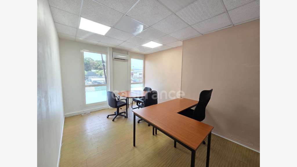 Bureau/local de 14 m², lumineux - Idéalement s