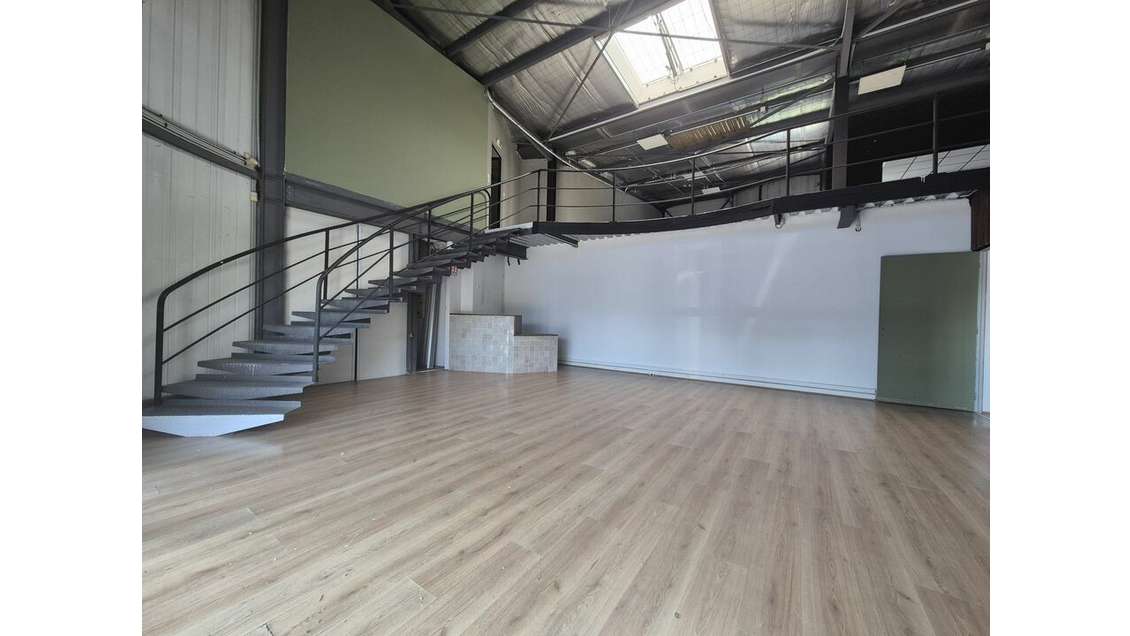 Local 210m² à louer à Baillargues Zone d'Astillon