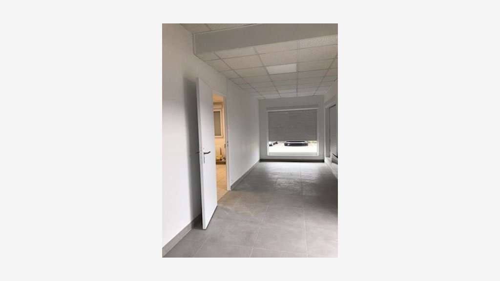 A louer local commercial 110m² Barberey St Sulpice