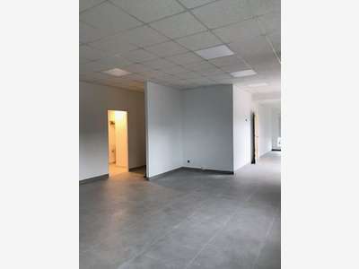 A louer local commercial 110m² Barberey St Sulpice