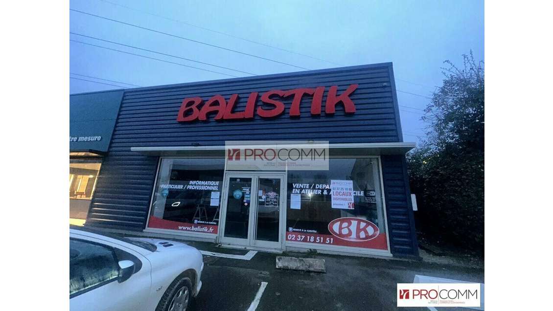 Local commercial de 235m² à louer à Barjouville