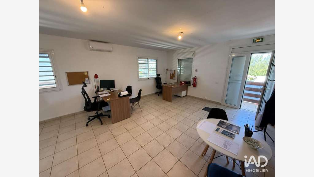 A louer boutique 36m² à Basse Vallée