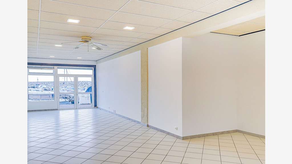 A louer local commercial ou pro 60m² à Bastia port