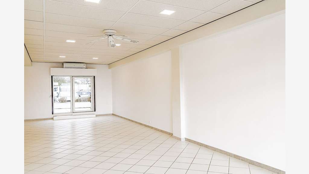 A louer local commercial ou pro 60m² à Bastia port