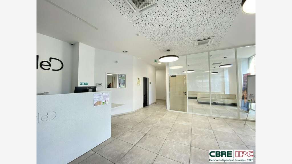 A louer local commercial de 356m² à Bayonne centre
