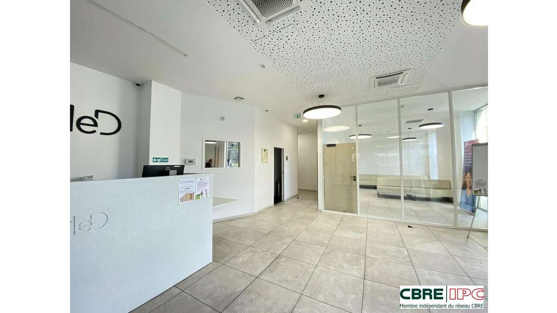 A louer local commercial de 356m² à Bayonne centre