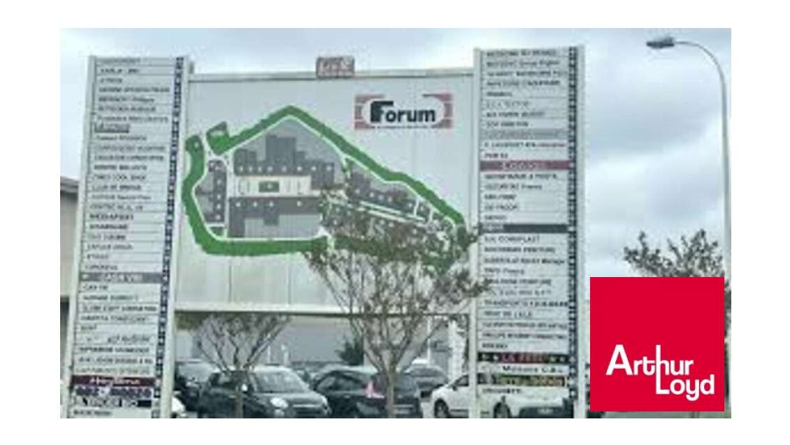 Local commercial 1800m² à louer à Bayonne Forum 