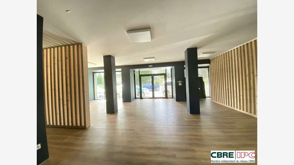 A louer local commercial 154m² proche FNAC Bayonne