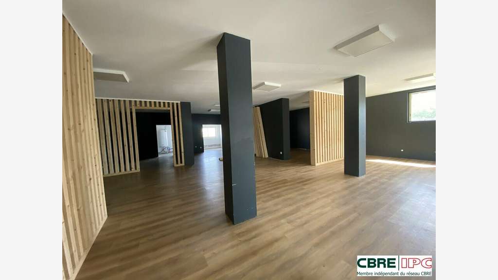 A louer local commercial 154m² proche FNAC Bayonne