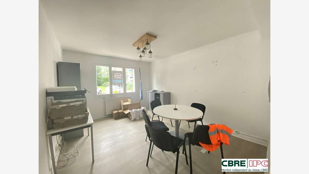 Location local commercial aménagé 69m² à Bayonne