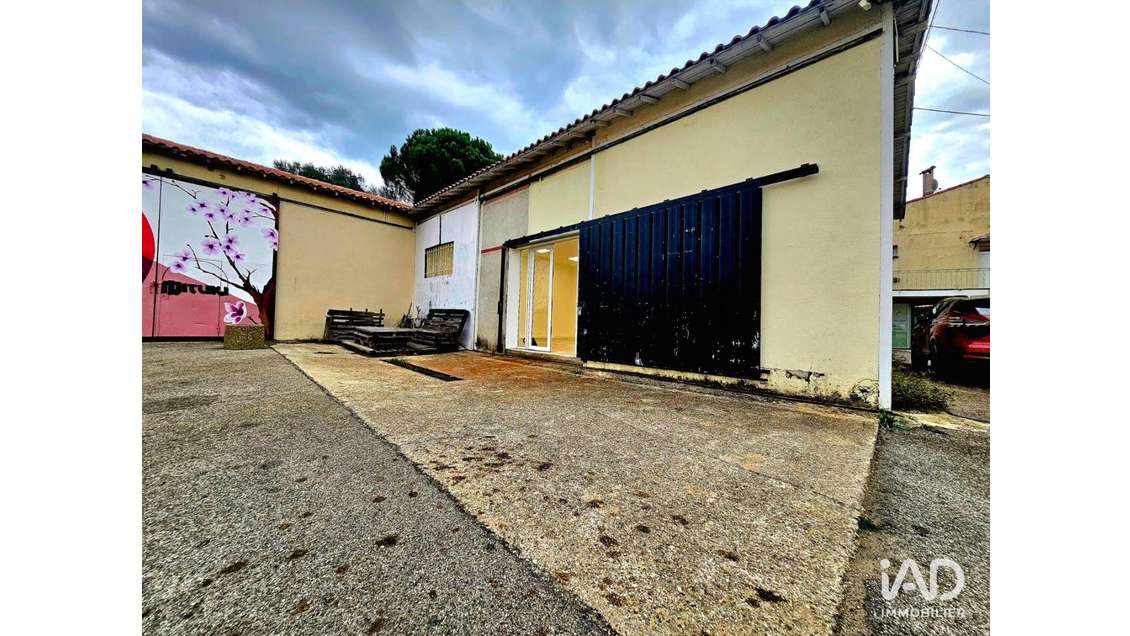 A louer local professionnel 90m² à Beaucaire