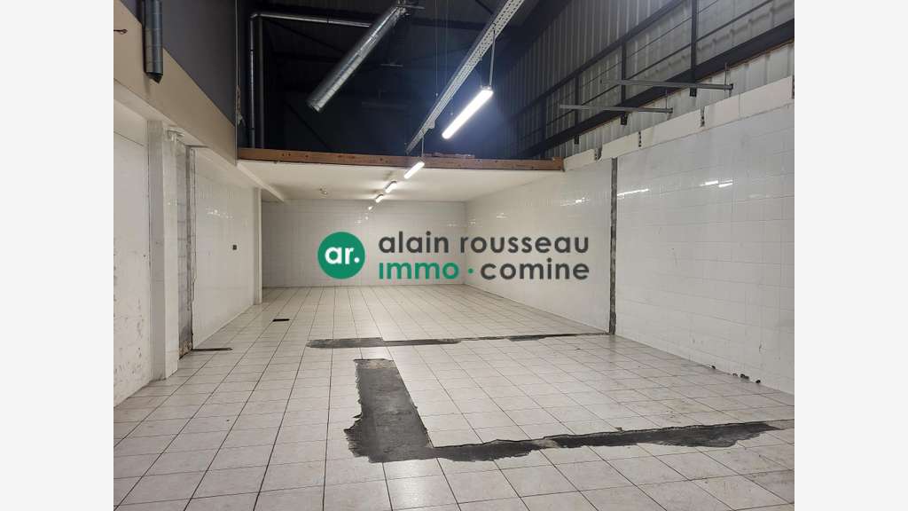 A LOUER LOCAL COMMERCIAL 855m² EXCLLENTE VISIBILIT