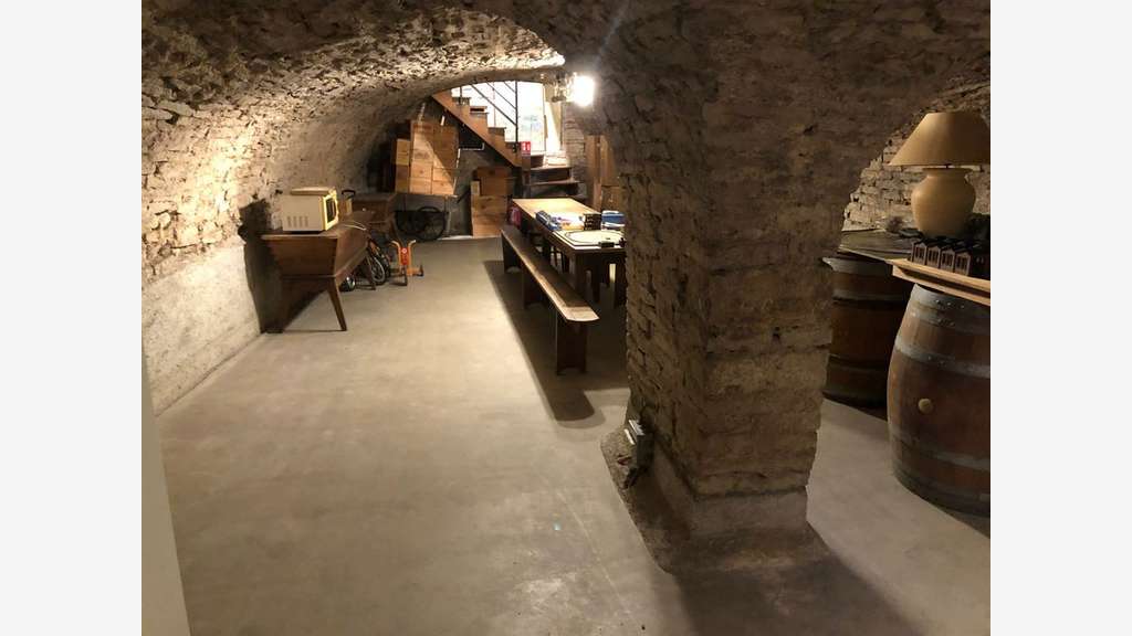 Location local commercial 200m² centre de Beaune
