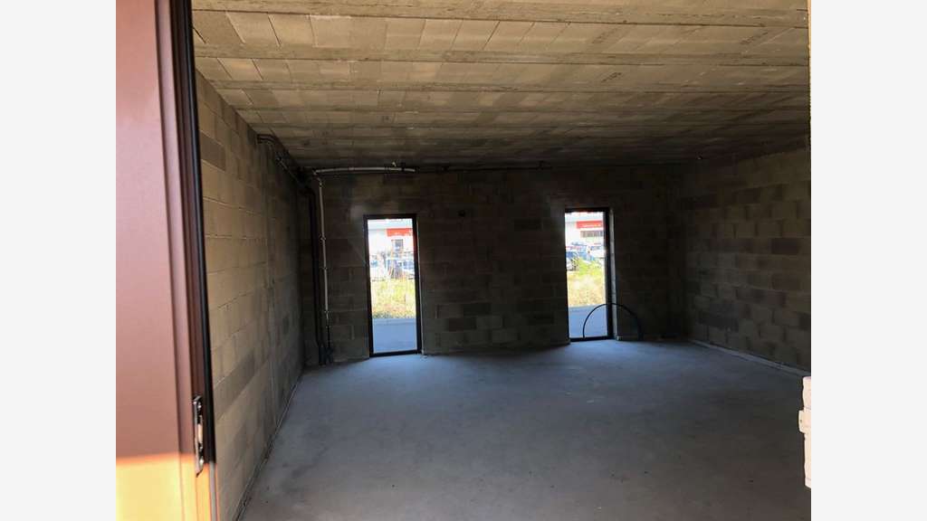 Location local commercial ou bureau 61m² à Beaune