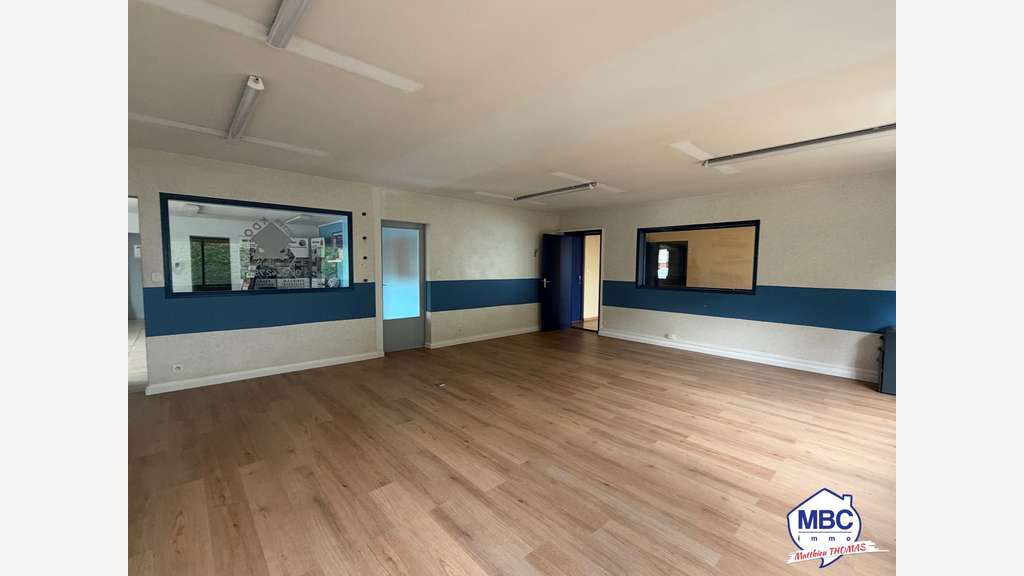 Local 70m² à louer en ZA à Beaupréau-en-Mauges