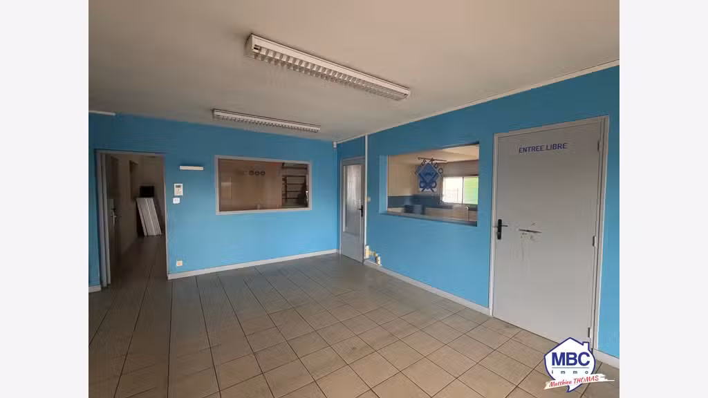 Local 70m² à louer en ZA à Beaupréau-en-Mauges