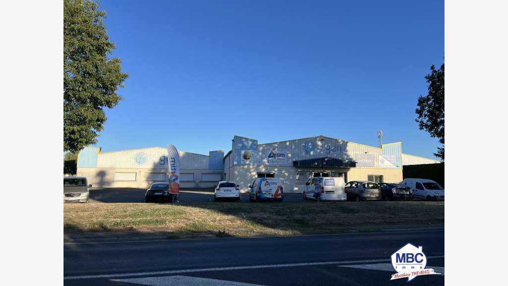Local 70m² à louer en ZA à Beaupréau-en-Mauges
