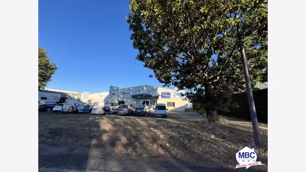 Local 70m² à louer en ZA à Beaupréau-en-Mauges