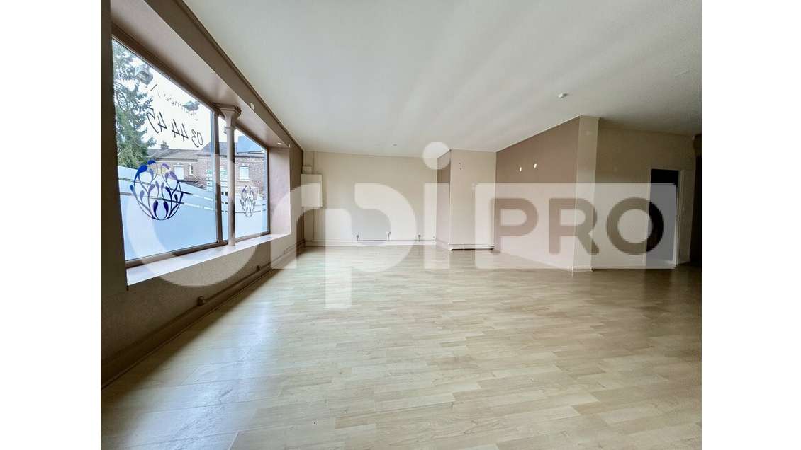 A louer local commercial 140m² à Beauvais centre