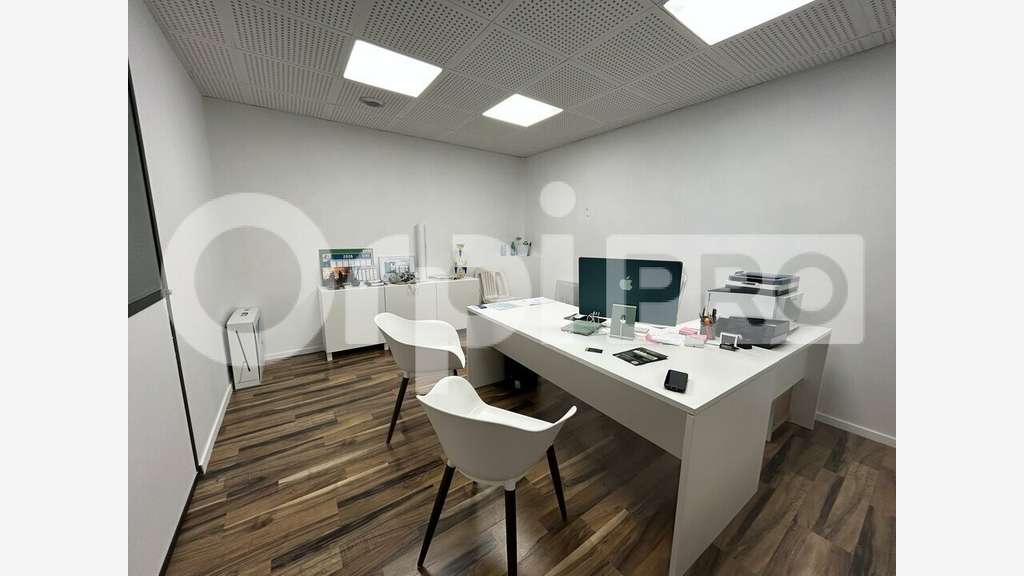 A louer local commercial 275m² à Beauvais