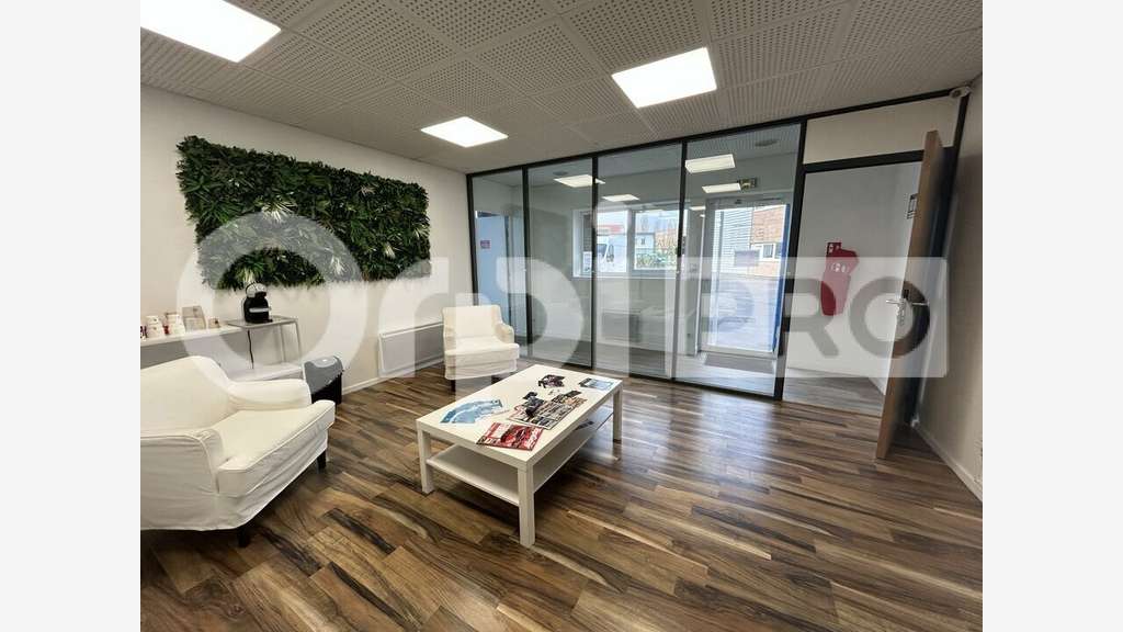 A louer local commercial 275m² à Beauvais
