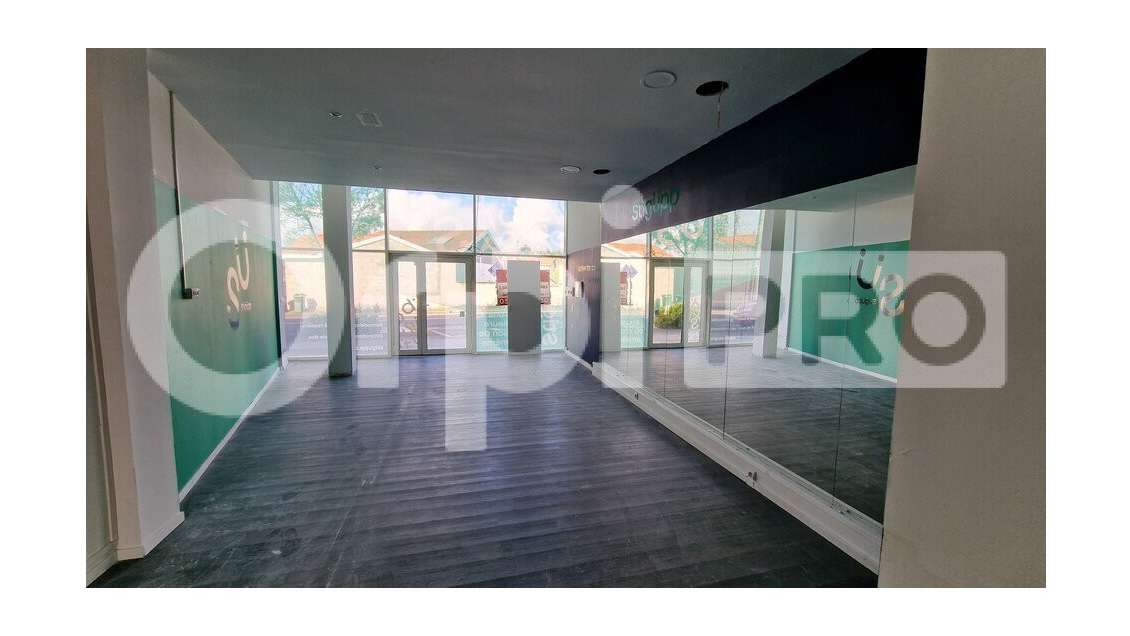 A louer local commercial récent de 100m² à Bègles