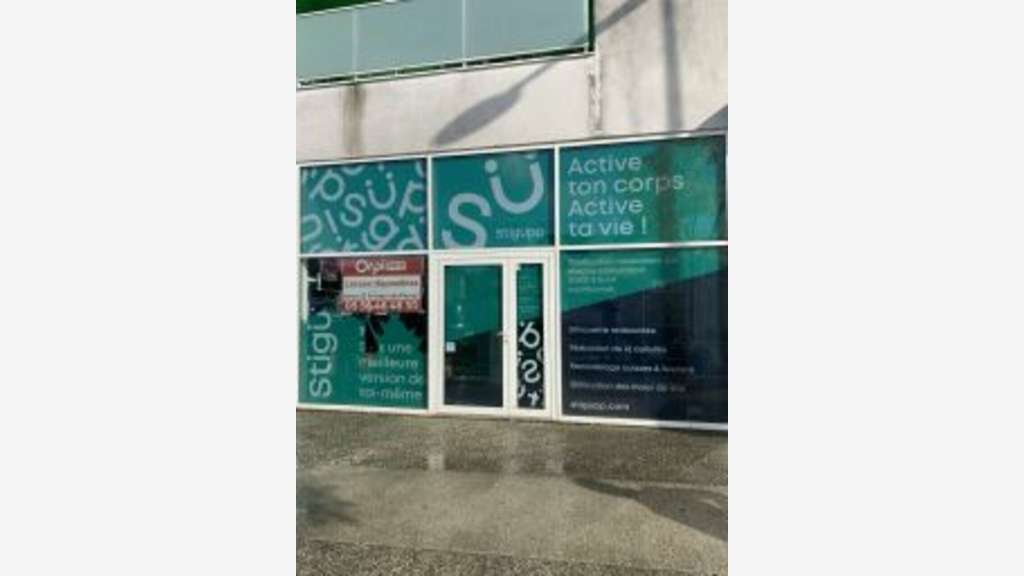 A louer local commercial récent de 100m² à Bègles