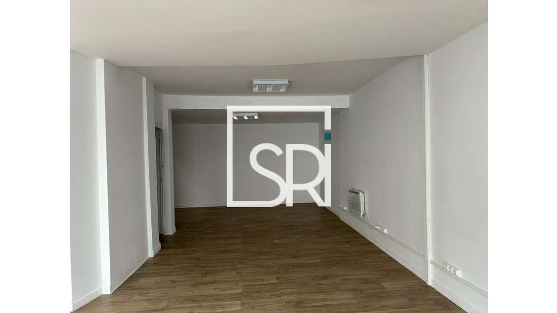 Local 70m² à louer à Bellerive-sur-Allier