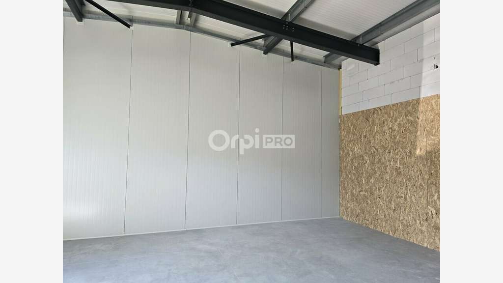 Local commercial 75m² à louer à Belz